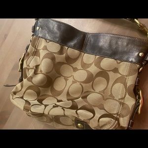 Coach Signature purse Jacquard and Leather